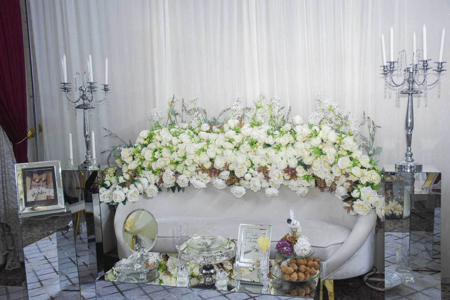 كوشات للبيع عدد 3 العنوان بغداد البلديات ***********
