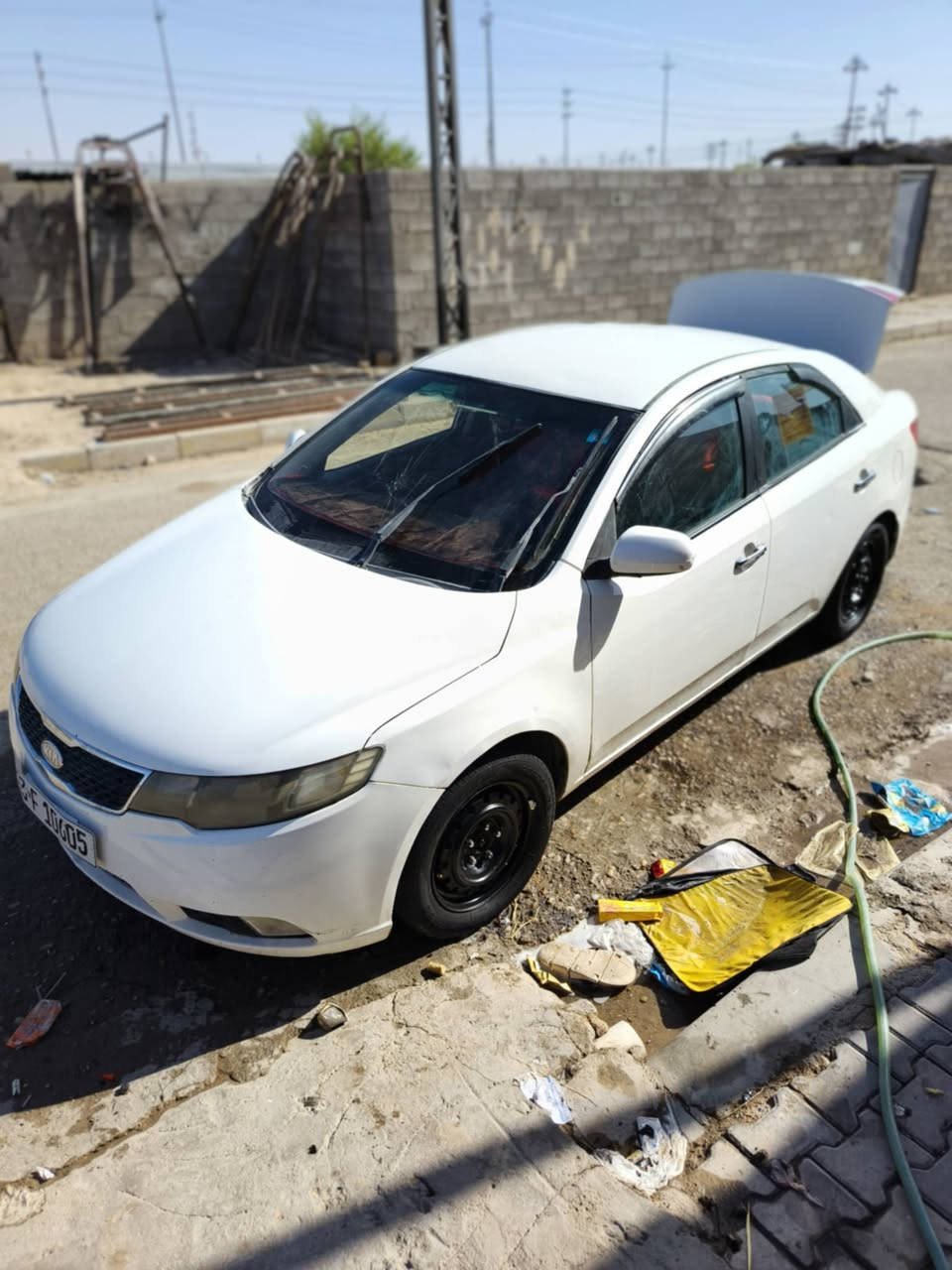 كيه سيراتو موديل ٢٠١٣سنويه ٢٠٢٨بيه جفيه مال جناي حلوه سياره العنوان ميسان الكحلاء سعر ٦٨بيه مجال اني مكلف بل نشر هاذ رقم راعيه ***********
