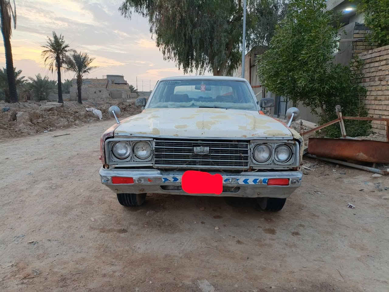 السلام عليكم  كير مكينه بلديات  شغاله تراب  وين ما تريد كهربايات شعاله مديل 75  ملكه موجود   12  ورقه بيه مجال 
***********
