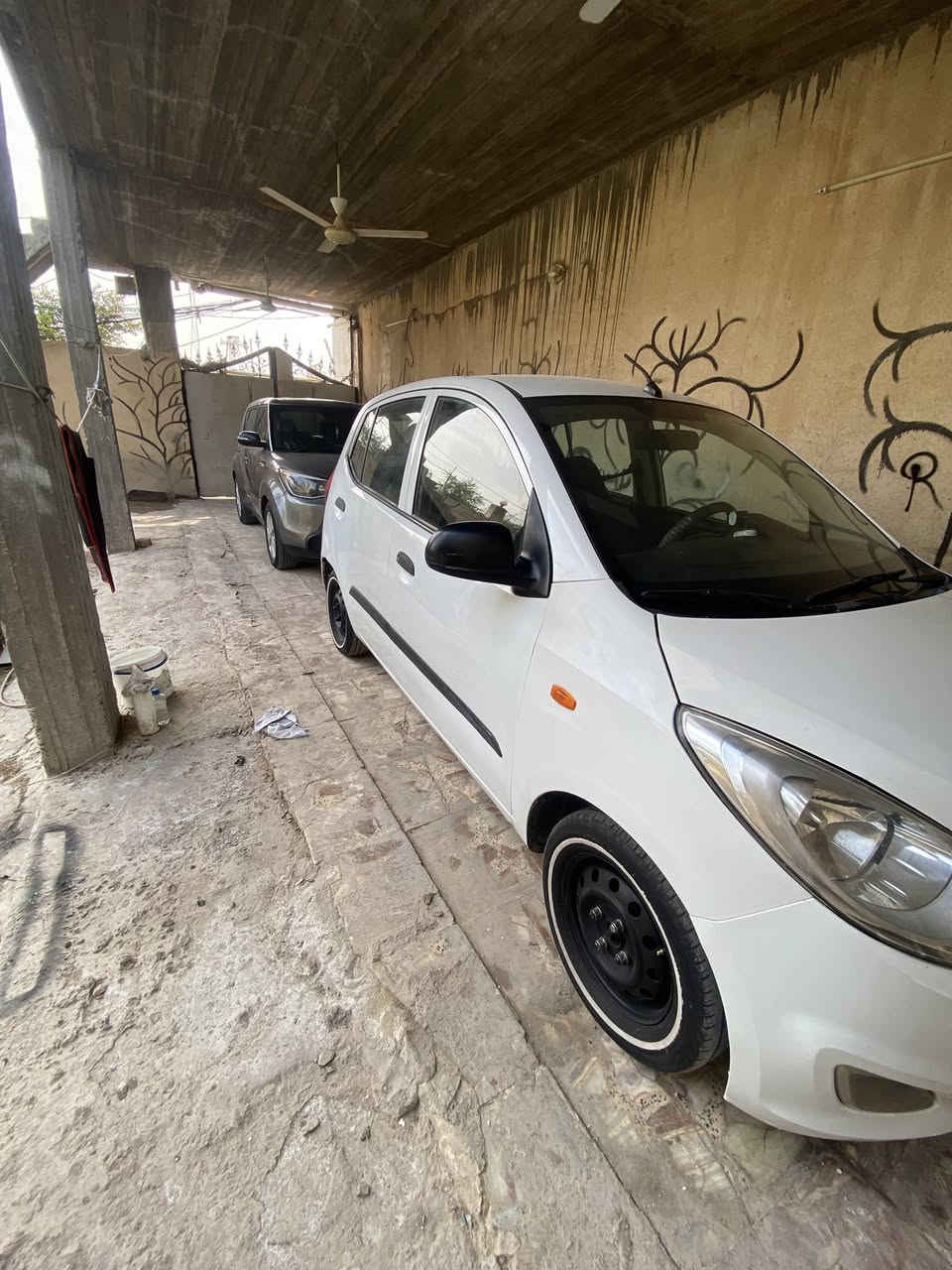 السلام عليكم هواندي i10موديل 2013السيارةًحلو وجاهزة رقم اربيل جديد      مكينه وكير جديدة التبريد من تخم تاير السيارة جاهزة السعر ٧٥وبيها مجال 😇الاتصال *********** واتساب
