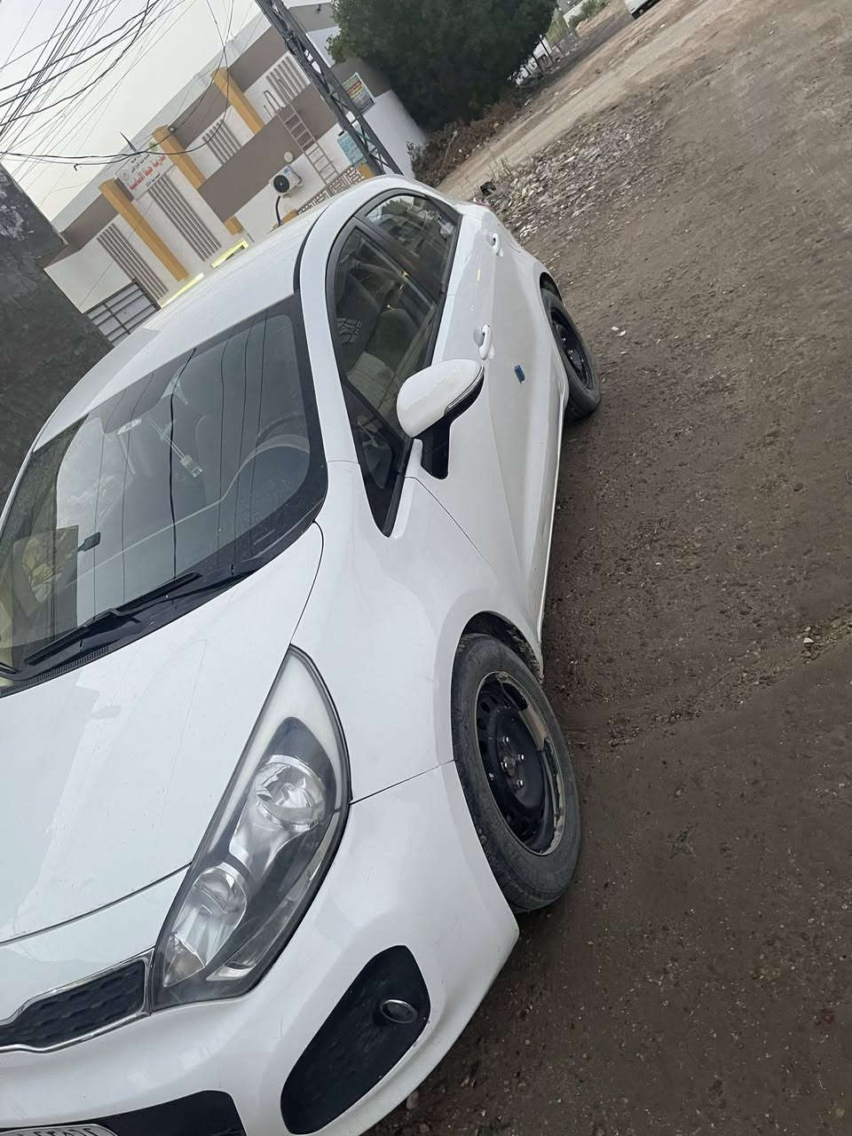 السلام عليكم
كيا ريو 2014 خليجي الدولية مكفولة بيها كارت تكحيل باب الخلفي فقط كير محرك صدر تبريد كفالة محرك 1600دوش مري شفط داخل بيجي ماشيه 75 فقط سيارة جديده جداً سبير منازل  السعر 96

***********

مكان الاعظمية
