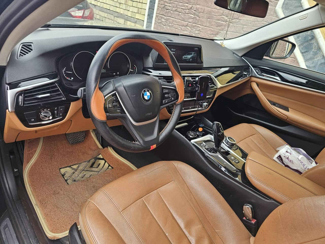 السلام عليكم للبيع BMW 520i
موديل 2018 السيارة بيها اربع قطع صبغ فقط جمالية بدون حادث السيارة جدا نضيفة خارج وداخل وصفر مسج حداده جديدة تخم تاير باتري جديد محرك كير جديد السيارة بدون نقص 

السعر 13500$ يعني دفتر و35 ورقه وبيها مجال جدا قليل 

رقم اربيل الوكاله بأسمي السنويه نافذة 2028

السيارة موجوده بالبصرة منطقة الفيحاء 
***********
