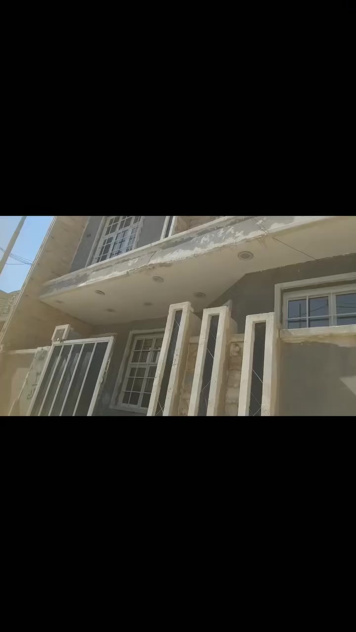 السلام عليكم يوجد بيت 100 مربع للايجار الرئاسه شارع 20 للتواصل واتساب ***********
