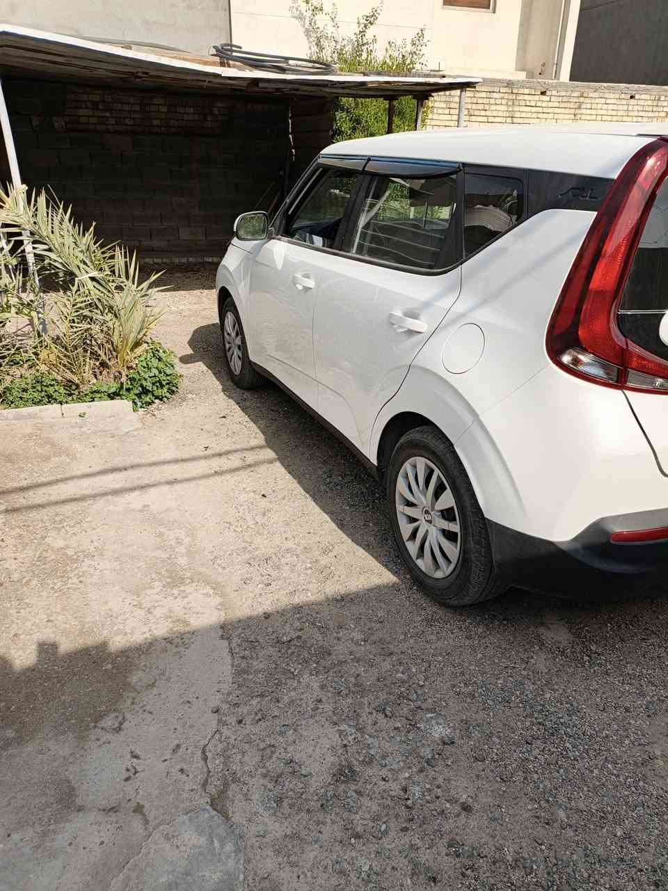 السلام عليكم للبيع سيارة صول موديل 2022 رقم شمالي العنوان بغداد حجم المحرك 2000 دوش  حادث موضح في النشر السعر 140 ورقه الاتصال على رقم ***********,،،،،تحياتي ،،،،،
