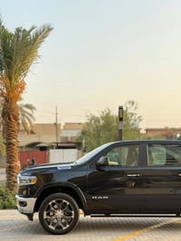 رام بك هورن موديل 2019  محرك v8 هيمي  5700  فول موصفات  رادارات دوسات ...