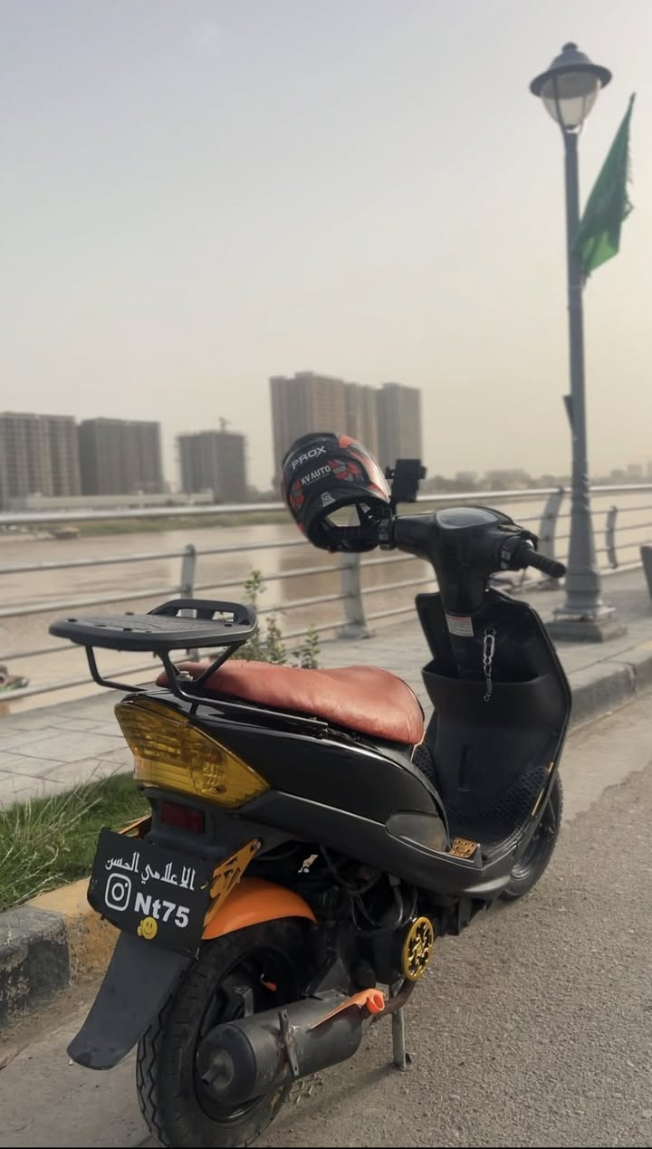 سلام عليكم ماكس عدله للبيع او 🛵🏍️مراوس بدراجه ايراني 5 كير
الدراجه خير من الله ماناقصه ايشي محرك بلاد بملحه بعده نقصه فقط بريك امامي مابيه 
كهربائياته 100‎%‎ محركه شلعه معدل كله تمامم 
رايده ب650 وبيه مجال بسيط حك الجيه 
موقع الدراجه بغداد الصبح متواجد باب الشرجي 
وبليل بمنطقه الكريعات قرب الاعضميه 
للتواصل واتساب ***********  🖤🔥
