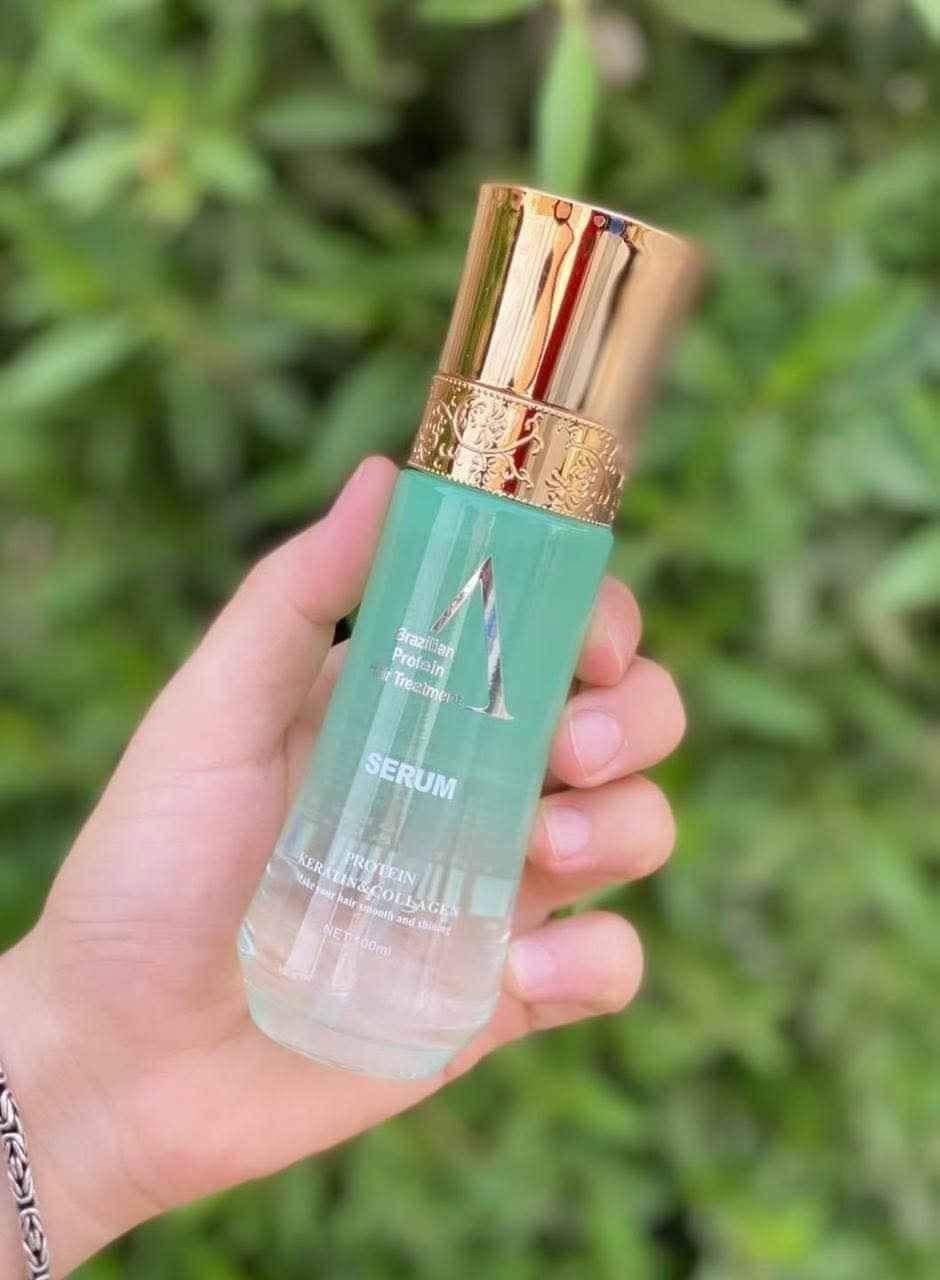 ✨ سيروم A البروتين البرازيلي 💯 الاحترافي للشعر (Professional A Brazilian Protein Hair Serum) بتركيبة "SPRFENFRUITS"، مخصص لترميم وعلاج الشعر التالف والمتقصف والباهت. يبلغ حجم العبوة 100 مل، وهي غنية بمزيج ثلاثي من الكيراتين والكولاجين والبروتين.

الفوائد الأساسية :- 
✨إصلاح التلف يعيد بناء ألياف الشعر المتضررة نتيجة الصبغات، السحب، والتعرض للحرارة العالية.
✔️ تنعيم فوري  يمنح الشعر ملمساً انسيابياً ناعماً (كالحرير) ويضيف لمعاناً صحياً جذاباً.
✔️ محاربة الهيشان والنفشة يقضي على تطاير الشعر والتشابك، مما يسهل عملية تصفيفه وتمشيطه.
✔️ تركيبة خفيفة يتميز بامتصاصه السريع، ولا يترك أي أثر دهني أو ثقل على خصلات الشعر.

💢 طريقة الاستخدام الصحيحة 🧴تنظيف الشعر: يُفضل استخدام السيروم بعد غسل الشعر بالشامبو والبلسم.التجفيف الجزئي: يجفف الشعر بالمنشفة حتى يصبح رطباً (شبه مبلل).التدفئة والتوزيع: توضع بضع قطرات (1-2 نقطة) على كف اليد وتفرك جيداً لتدفئتها.التطبيق: يوزع السيروم بالتساوي على خصلات الشعر بدءاً من المنتصف وحتى الأطراف الجافة، مع تجنب وضعه على فروة الرأس تماماً.
#الاصلي المنشأ امريكي🇺🇸 
🚘 يوجد خدمة توصيل لجميع محافظات العراق ٤ الاف 🚘 حلة, بابل


**إذا كنت صاحب هذا الإعلان وتريد حذفه لأي سبب، رجاءا أرسل رسالة إلى الدعم الفني**