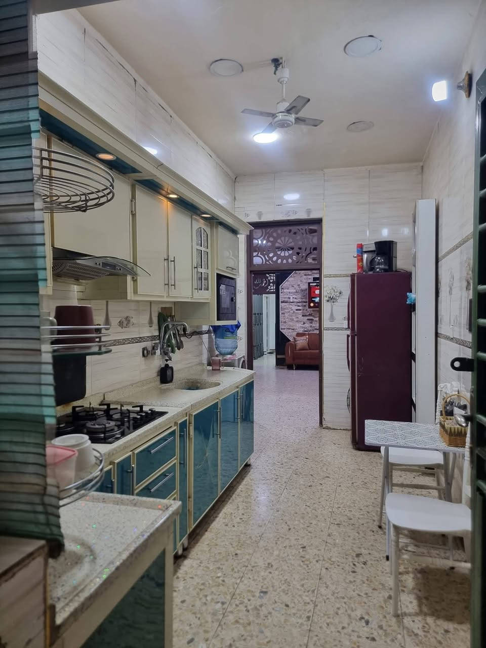 دار طابق ونصف للبيع ١٢٥م
الموقع/الوحدة /سيد عزال رابع بيت عن الشارع العام 
بناء طابوق يحتوي على استقبال ومطبخ حار +بارد 
وصاله كبيرة مع غرفتين نوم سويت وصحيات داخليه وخارجيه بناء كامل وحديث  مطلوب إسكان  
للبيع بسعر مناسب 
للاستفسار أو المعاينة اتصل ***********
