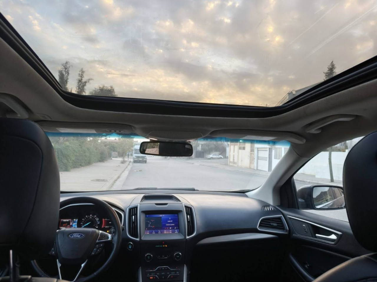 فۆرد ئیدج 2020 چوارپستن 
پانۆڕاما شەغال برێک بەسمە
 سندوق کۆنڕۆڵ
کامێرا شاشە گەورە
سەنەوی تازەیە
بێ مەسرەف شوێن ڕانیە 
نرخ 130 گەڵاو کەمێک مەجال
ژ.م ***********

ڕەقەم شانسی 2FMPK4J99LBA99526

*********** رانية, السليمانية
