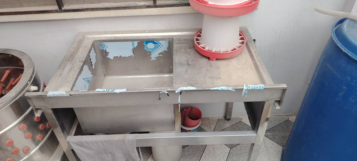 عده مال دجاج ذبح كامله جديده مستخدمه اقل من شهر
السعر 425 وبيها مجال بسيط
للتواصل ***********
