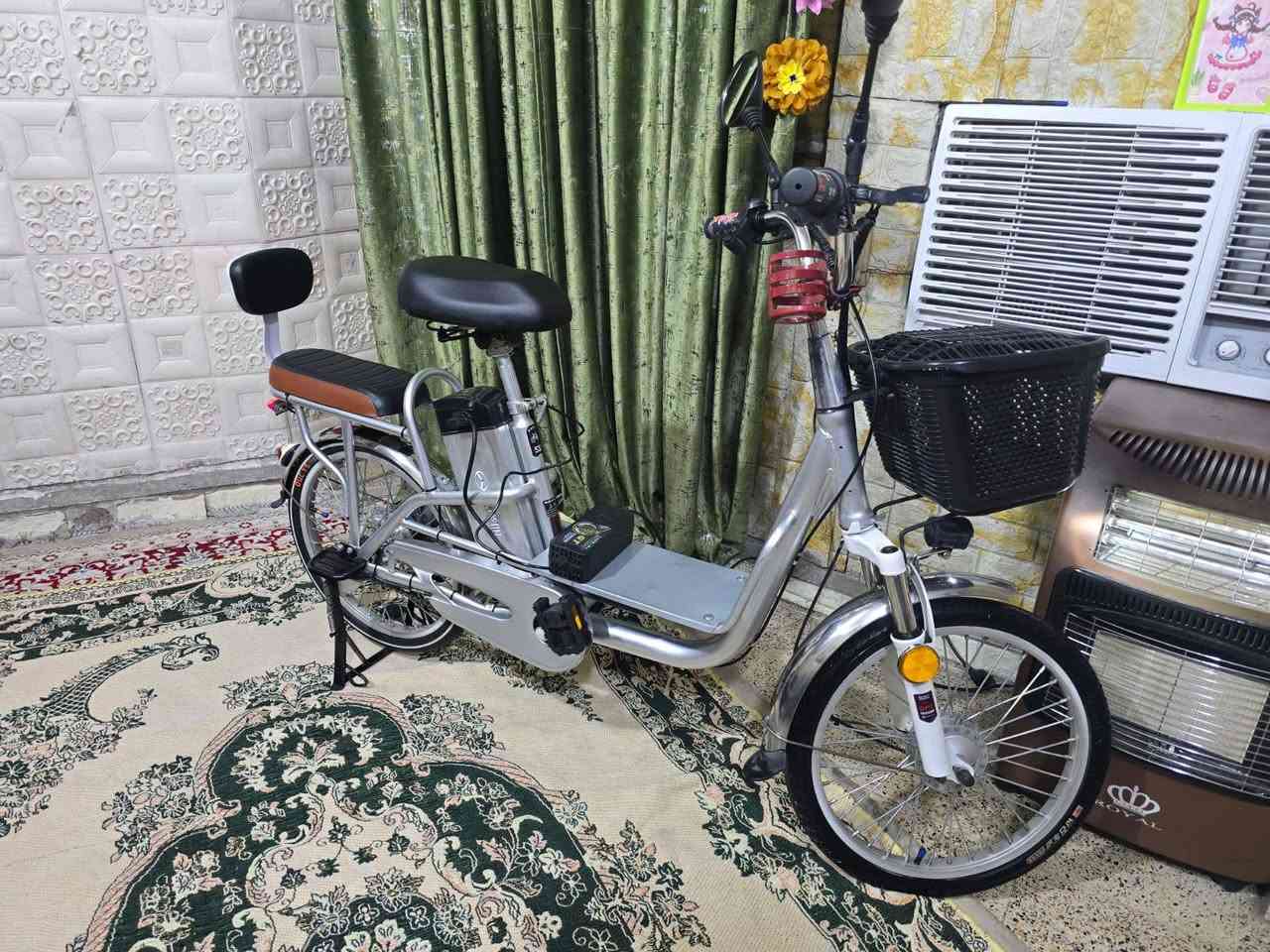 السلام عليكم دراجه شحن ياباني اصلي بطاريه ليثيوم كلش جديدة مابيهه اي نقص  رقمي للتواصل ***********
