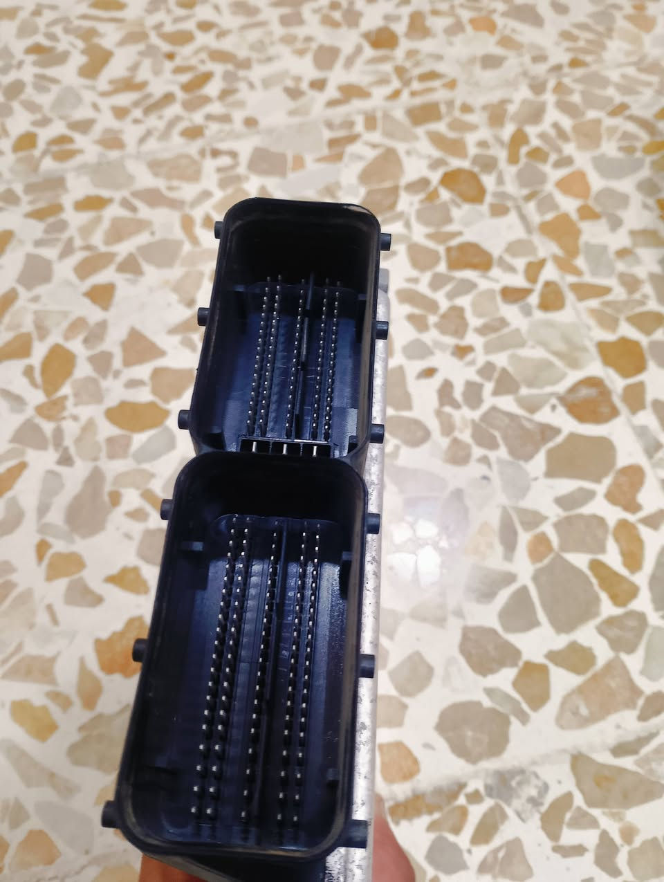 السلام عليكم كبات للبيع وعقل للبيع موديل 20 عنوان كاغوليه جسر الفرنسي ***********
