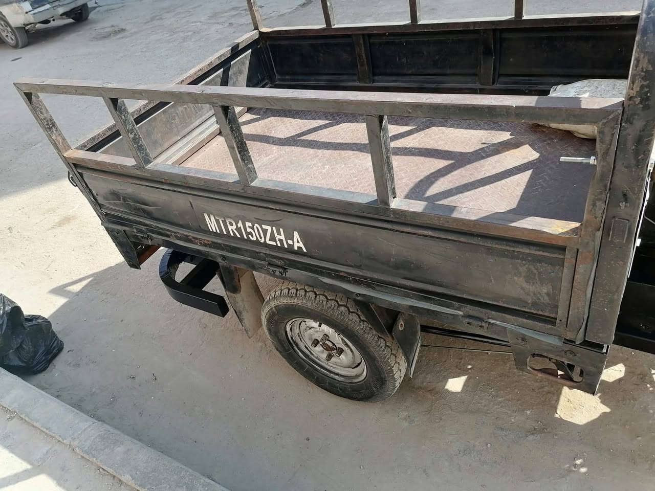 السلام عليكم للبيع موديل 2014 1.950.000وبيها مجال بسيط بأسمي ومداور نفس اليوم اتصل او واتساب ***********
