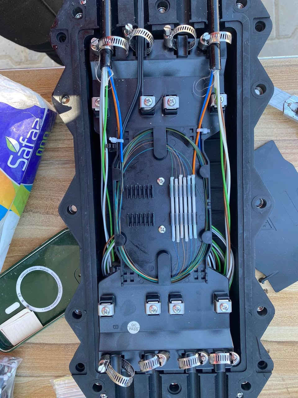 ​✅ لحام كابلات الفايبر: إصلاح القطوعات
✅ لحام كابلات الفايبر: إصلاح القطوع باستخدام أحدث أجهزة اللحام (Fusion Splicer).
✅ فحص وتقوية الإشارة: معالجة الفقد (Loss) لضمان استقرار البث والسرعة.
✅ تمديد الشبكات: للمنازل والمكاتب والمجمعات السكنية بتنظيم عالي.
✅ صيانة القطع: تشخيص دقيق للأعطال الفنية والتقنية.
​دقة في التنفيذ.. وسرعة في الإنجاز!
​📍 نصلك أينما كنت.
📞 للتواصل والاستفسار (اتصال أو واتساب):
***********
