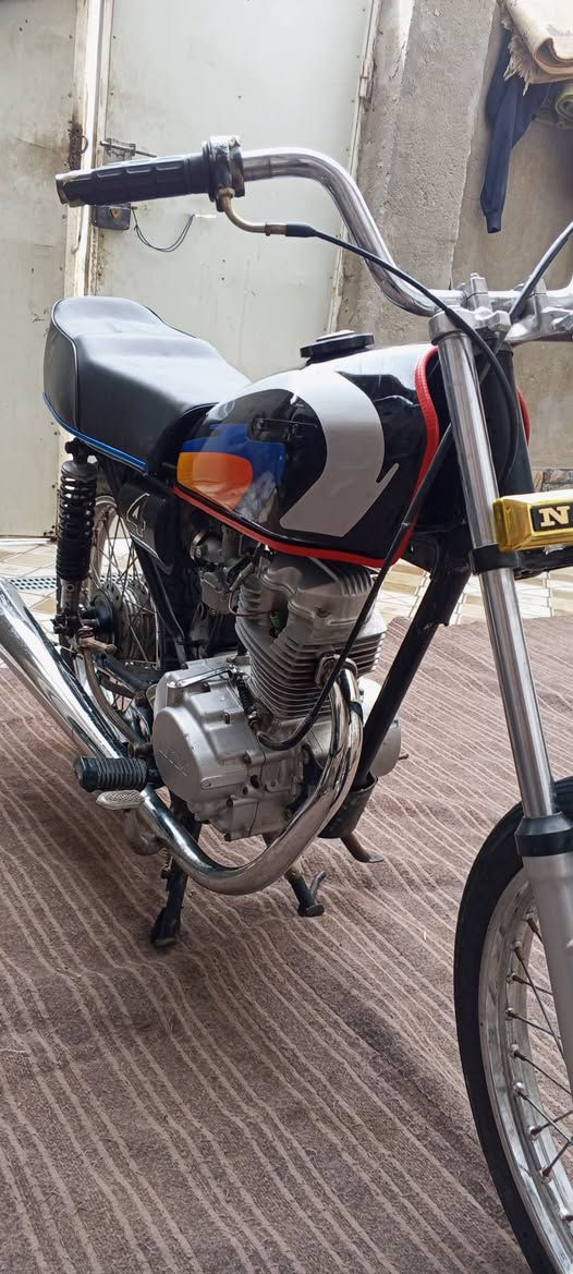 سلام عليكم. دراجة نامه كلك للبيع محرك مفتوح السعر 450وبيها مجال للطيبين مكاني ناحية الفضليه والشراي بي خير ويددلل الرقم ***********
