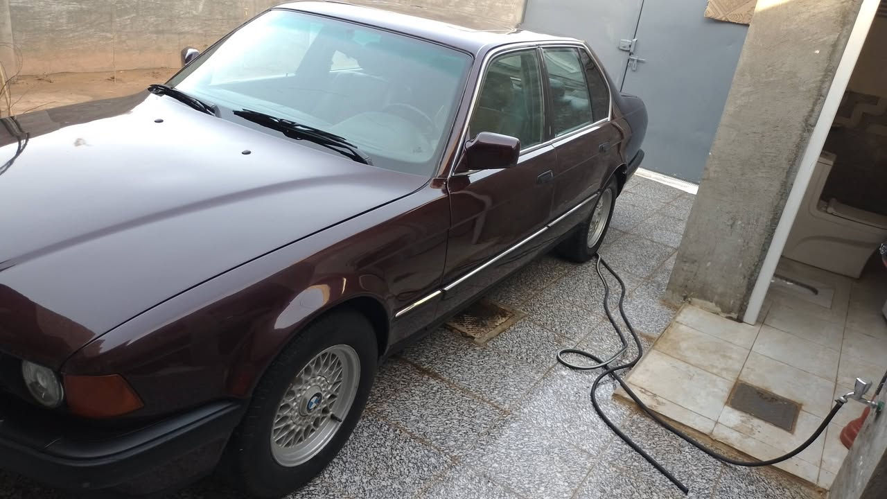 سلام عليكم عندي دبليو البيع موديل 1994 حجم 730
بجم عريض 8 سلندر السياره يرادلهه 10 اوراق فتحه كشنات جلد عنوان السياره صلاح الدين قضاء بلد 
بس بيع ماكو مراوس وبس الشراي يتصل او يراسل الصفحه/*********** العلم الرقم بغداد  / والسعر السياره 65 وبيهه مجال
