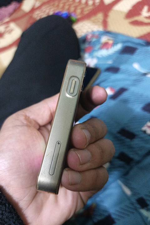 سلام عليكم ايوفون لبيع رايده 60وبي مجال مكاني كربلاء يم مستشفى لعباس الاهلي