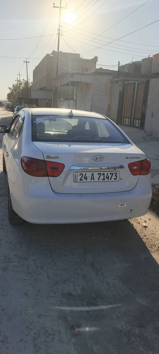السلام عليكم
انترا 2011 بيها قطعه وحده نص چاملق سايق بدون دواخل اتوماتيك اصلي شرط المحرك لا صرف ولا نفخ ولا مفتوح دكشن ناصي  . 
***********
