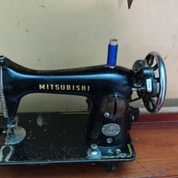 مكينة خياطة • أجهزة منزلية