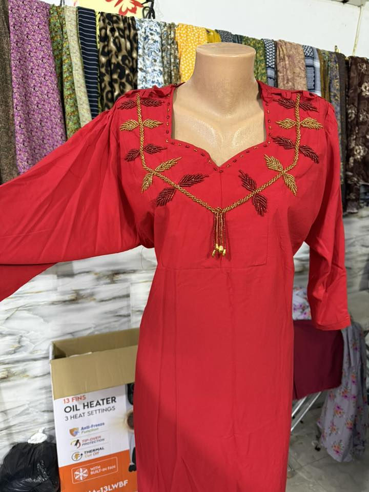 خياطه حسب الطلب السعر ٢٠ الف كامل  توصيل داخل خانقين فقط 🩷


**إذا كنت صاحب هذا الإعلان وتريد حذفه لأي سبب، رجاءا أرسل رسالة إلى الدعم الفني**