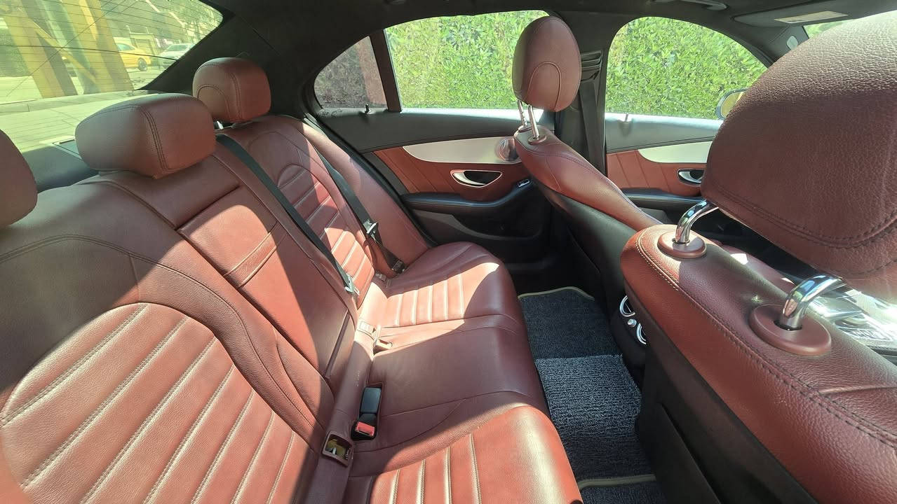 مارسيدس 2018  C43 فول مواصفات للبيع او مراوس 
كير محرك مكفول محرك 6v تخم تاير تبريد ثلج صدرها جديد سياره جاهزه من كلشي نضيفه مال جناي بيها كزوز بلادي 
حادثها كلش حلو موجوده صور حادثها 
الاستفسار *********** مكاني بغداد السيديه
