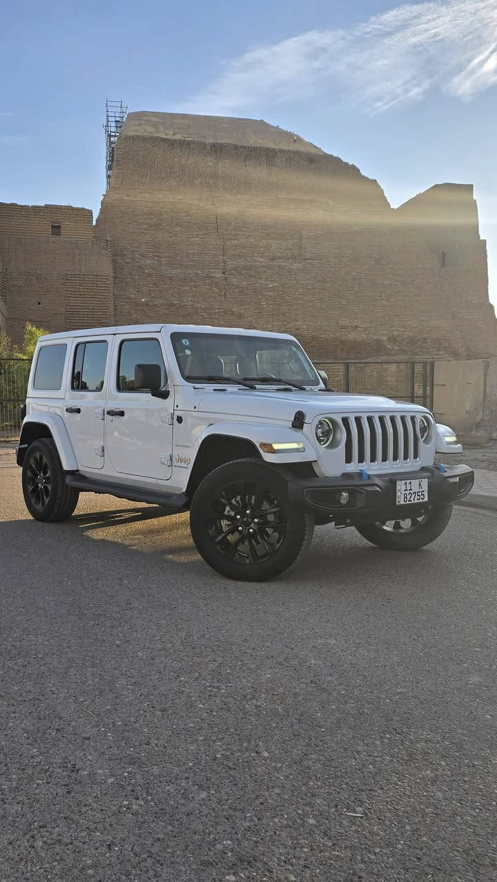Jeep Wrangler  2023   2 صحاري  2.0L  plug-in
حجم المكينه : 2000 تيربو + هايبرد + بلكن شحن 
الشحن يمشيك 30 ميل
المسافه المقطوعه 32  الف  كيلو
السياره اكلين بدون حادث 
ما عدا شخط بلباب اسايق 
اموضح بل صوره 
شرط سونار       
رقم بغداد الدولي
1.قماره تتفصخ اصير كشف
2.بصمه 
3.لوكير
4.كشافات 
6.شحن خارجي
7.بك لايت لد 
8. شاشه
9.سستم صوت دمام خلفي + امامي 
10.لايتات زنون هايلوجين
11.كشنات جلد اسود بلادي 
12.سقف اسود بلادي 
13. تحكم استرين
14. ويل حجم 20
 السعر 325 وبيه مجال 
مكان السياره بغداد  المدائن للأستفسار اكثر اتصل ***********  غير متواجد عل الفيس
