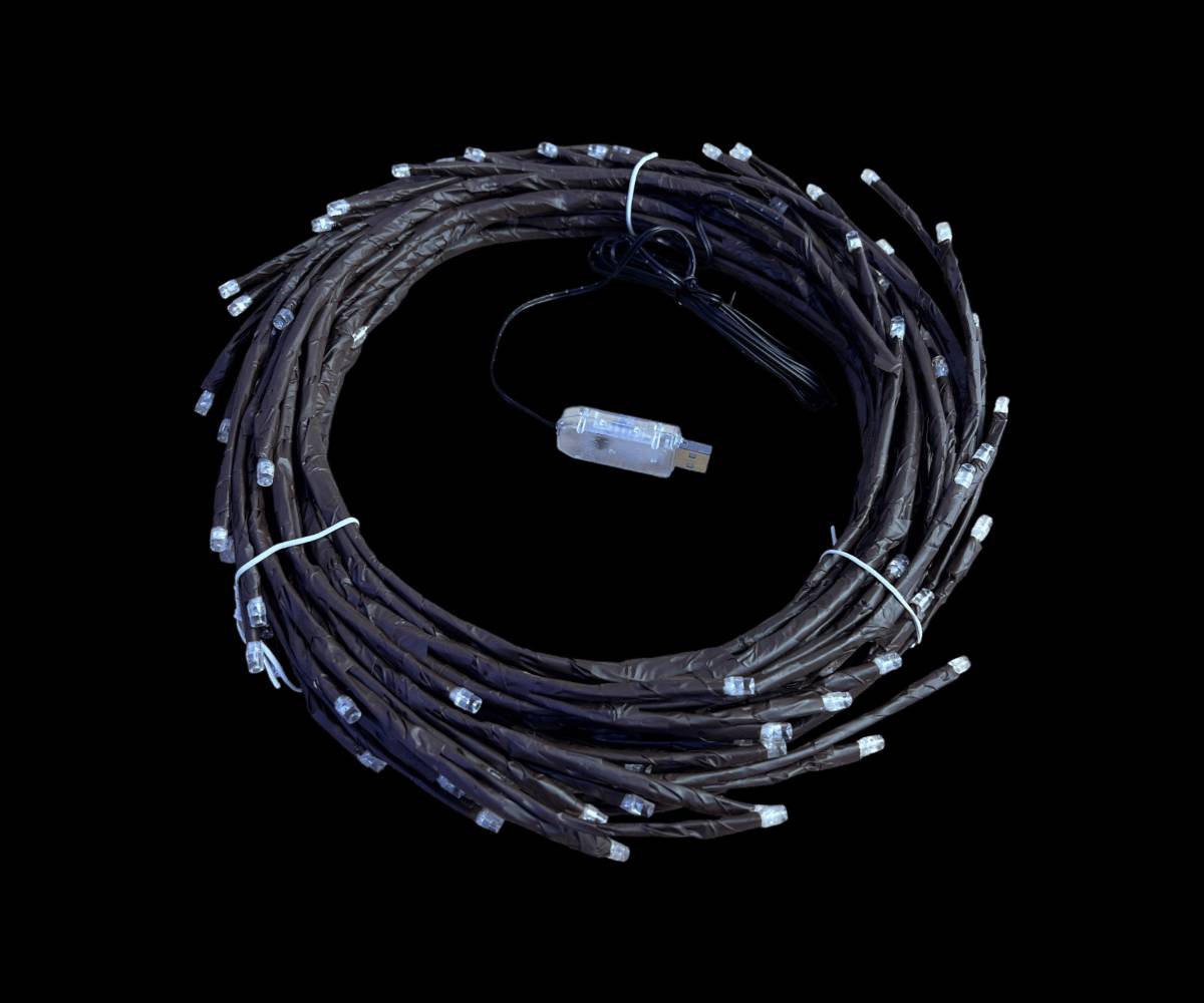 حوّل جدارك إلى لوحة فنية بإضاءة دافئة وجو مريح ✨

نشرة جدارية بشكل فروع شجر، تضيف لمسة طبيعية وجمال ناعم للمكان 🍃

سهلة التثبيت وتشتغل مباشرة بوصلة USB من أي شاحن أو باور بانك 🔌

إضاءة LED اقتصادية ومريحة للعين 🌙

مثالية لغرف النوم، المقاهي، والمناسبات الخاصة 🎉

زخرفة راقية ولمسة ديكور أنيقة في كل زاوية من البيت 🏡

احصل على الإضاءة اللي تغيّر أجواء المكان بالكامل ❤️