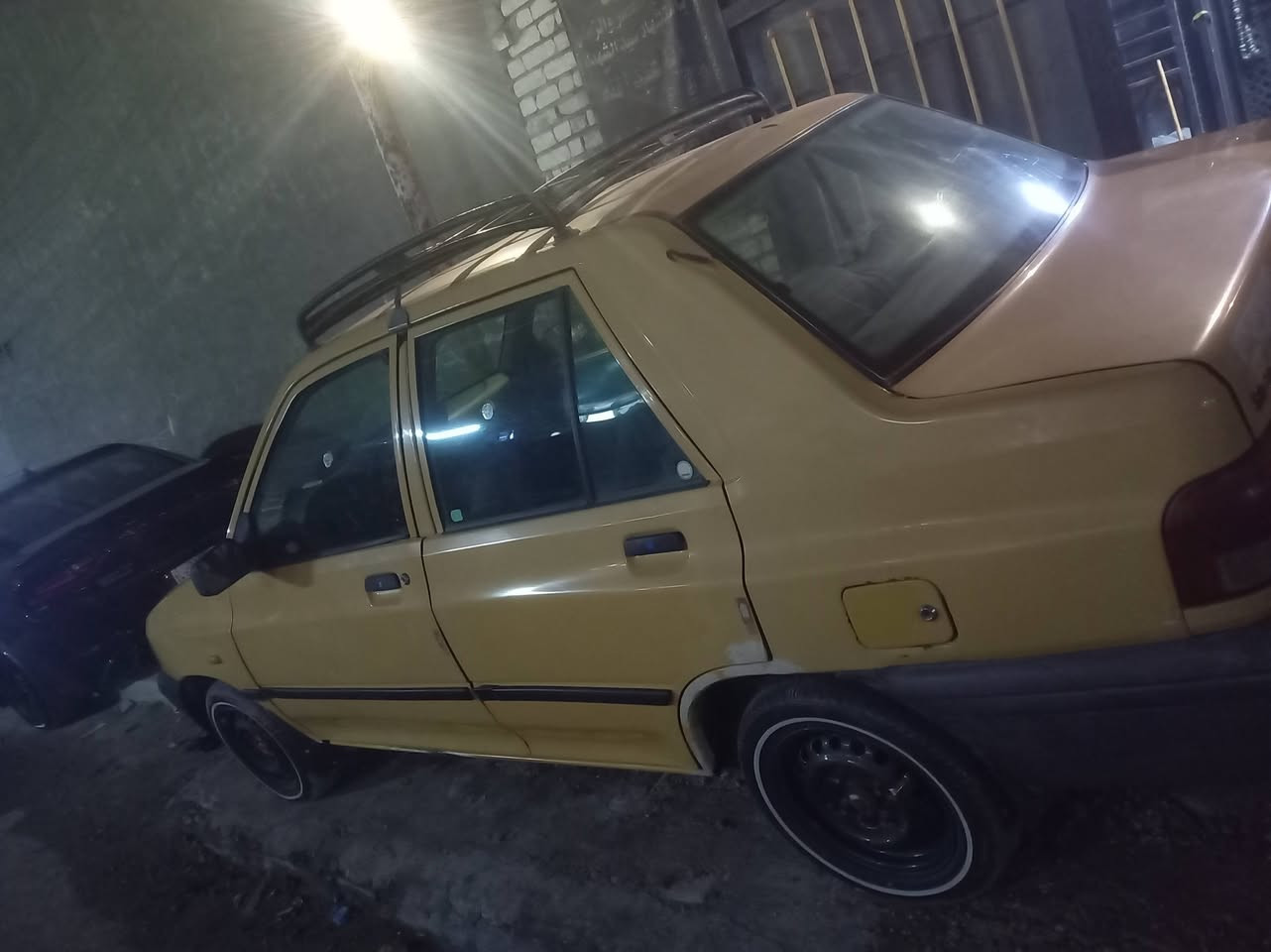 سلام عليكم سايبه للبيع 2015 سعرهه32 بسمي تحويل  ستفسار ***********
