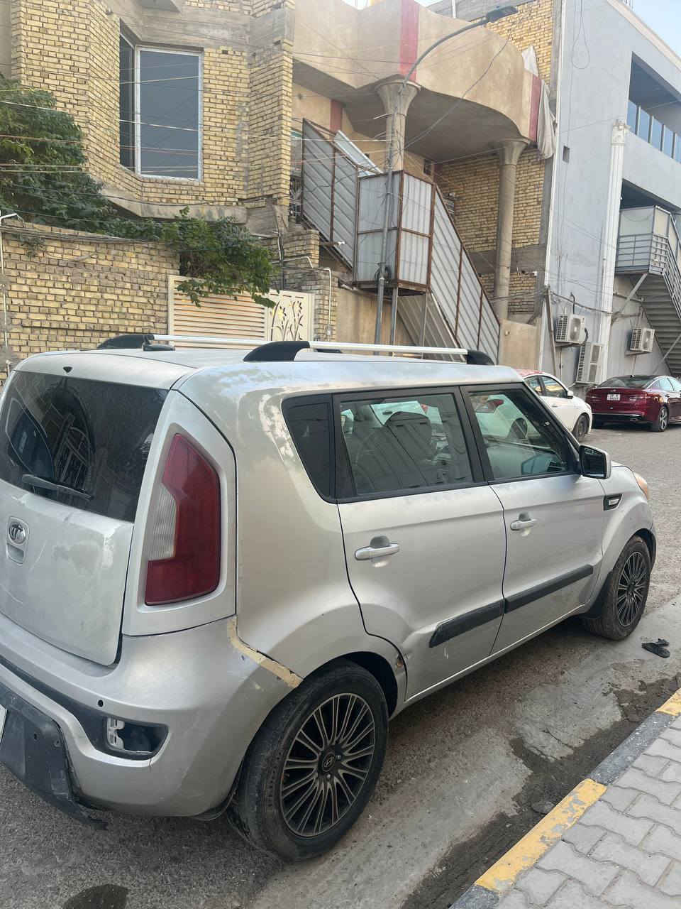 كيا صول 2013 ضربتهة جنطة
معروضة 88 ورقة وبيهة مجال 
***********
