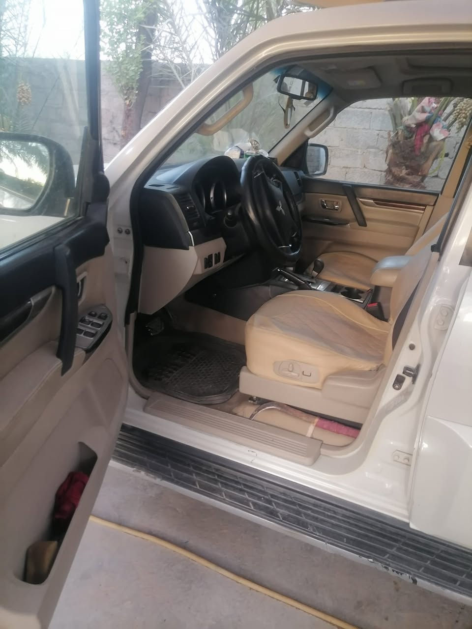 باجيرو ٢٠١٤ جاهزه من كل شي السعر ١٤٠ الإتصال ***********
