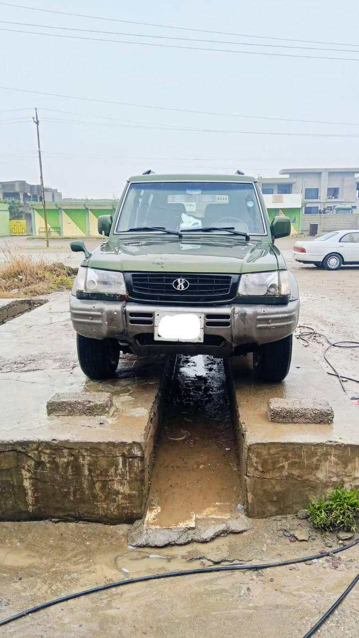 للبيع سياره لندگروز گالوبر موديل 2002 محرك گير بلادي محرك 6 سلندر گير عادي رقم اربيل تخم تاير صدر امامي خلفي نضيف السعر للستفسار على الرقم ***********
