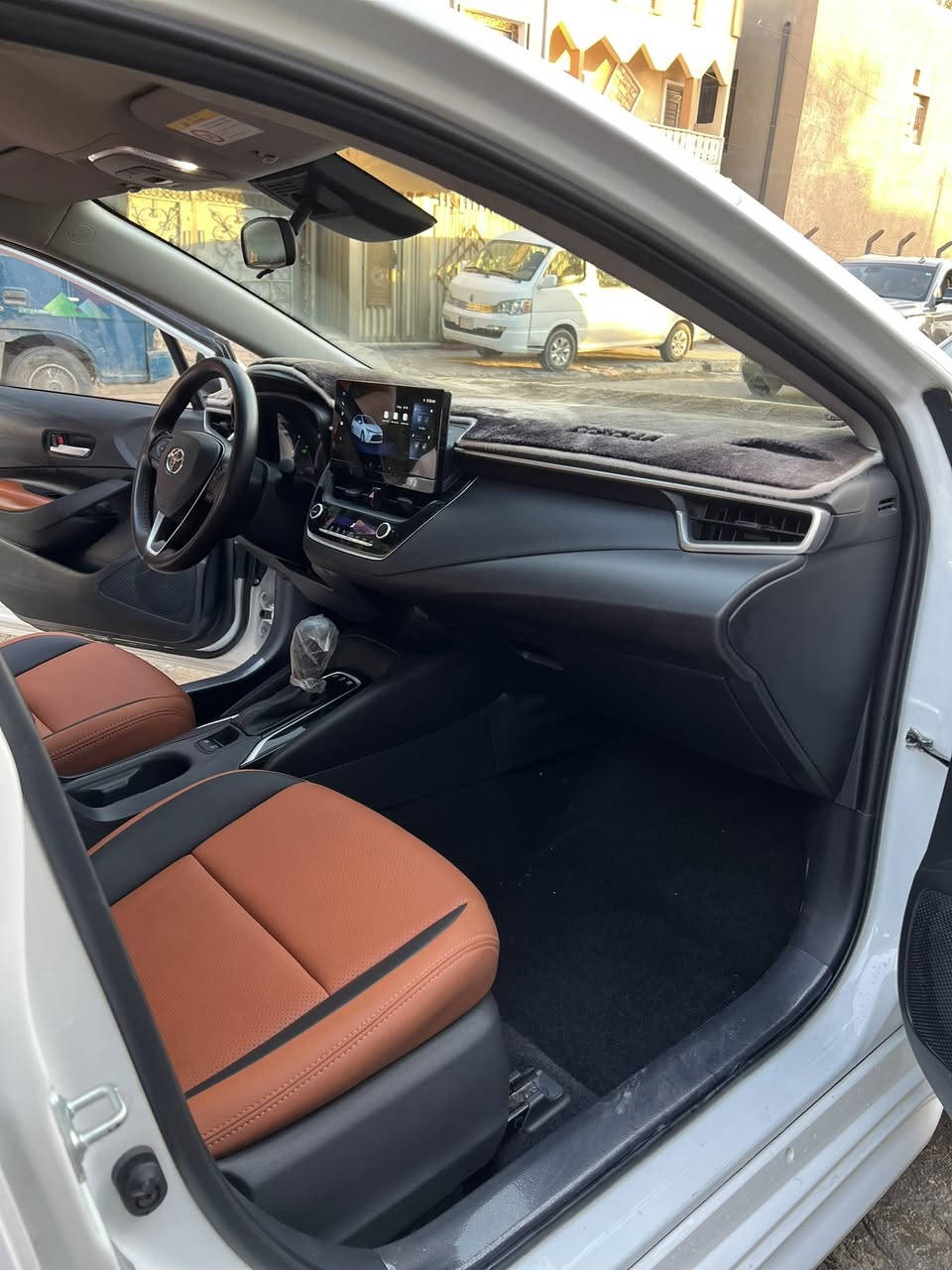 كورلا للبيع موديل 2024 مكفوله بيها رصعه باب الصدر بسمي السيارة فول عدة السلايت السيارة حلد بصمة شاشة كامرة تحكمات رادار وباقي مواصفات معروفة اي استفسار *********** رقم بغداد الجديد السعر136 وبيها مجال للشراي
