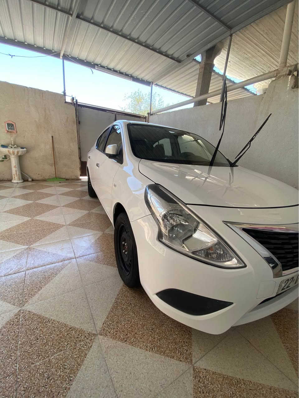 السلام عليكم نيسان صني هنديي بليته زركه سنويه لل31ترقيم جديد مديل 24سياره جديده كسر كارتون بيه 3قطع صبق بدون ضربه قويه بدون دواخل فقط رش سيارة مكينه كير تبريد حداده كله وضع شركه ماشيه 18الف حته لزكه مال شركه بيه مكان بصره ابي الخصيب السعر 118بيه مجال للشراي *********** البصرة, العراق
