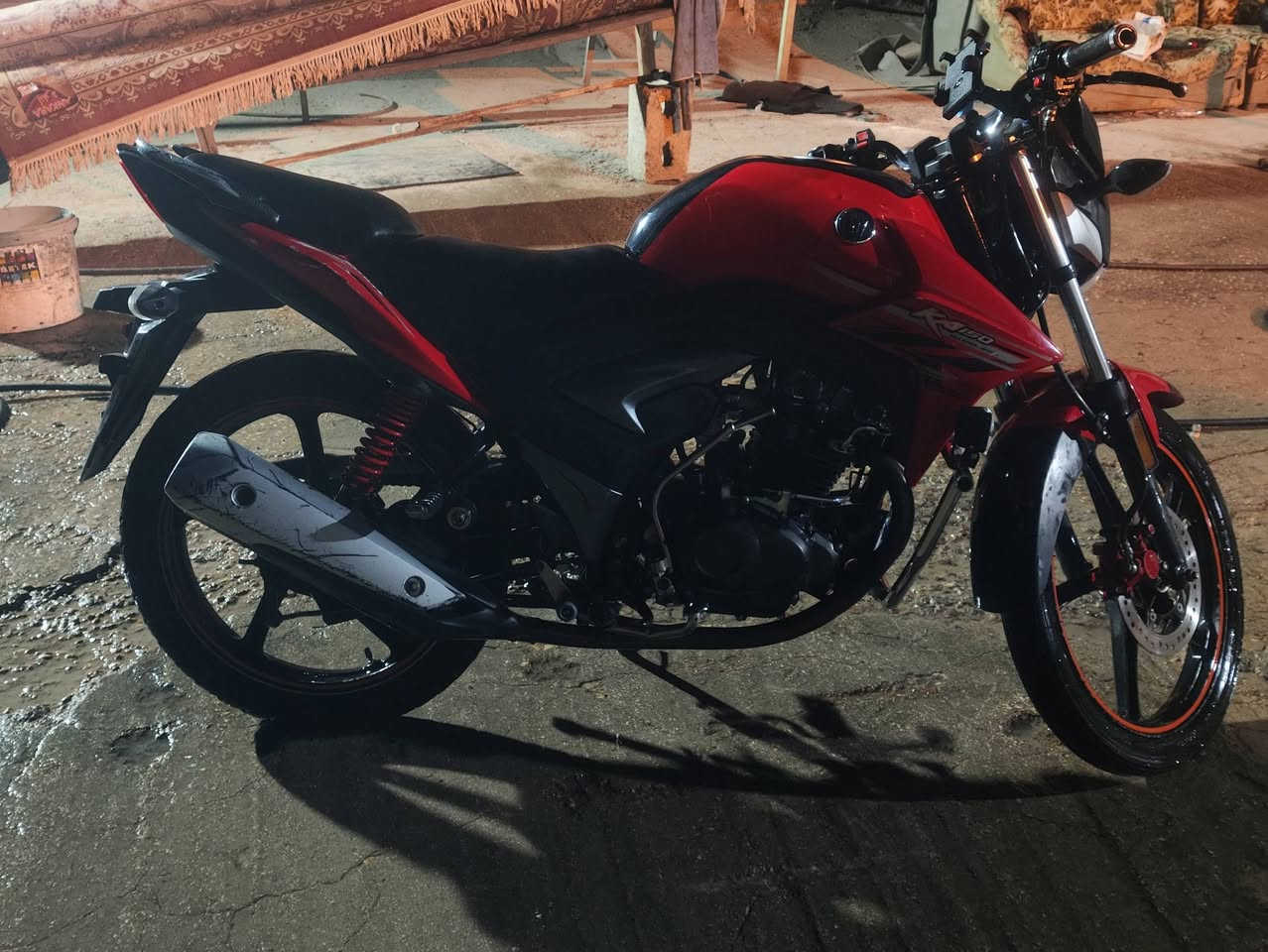 سلام عليكم 
هوجي للبيع 
موديل ١٨
مكمرك كامل اوراق موجوده 
محرك بلادي ممدوده عليه سبانه 
كهربائيات كله شغاله مابي نقص 
ماطور جاهز ماناقصه برغي 
السعر ١٣٥٠
عنوان رأوه 
الاستفسار ***********
