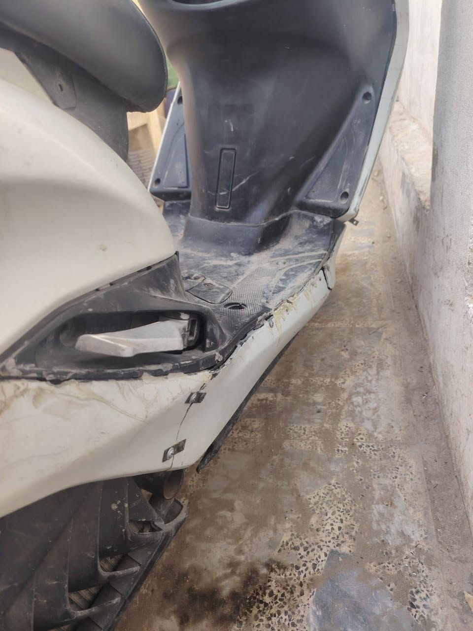 دراجه للبيع بسعر مناسب بيه عطل بسيط مكاني الكريعات ***********
