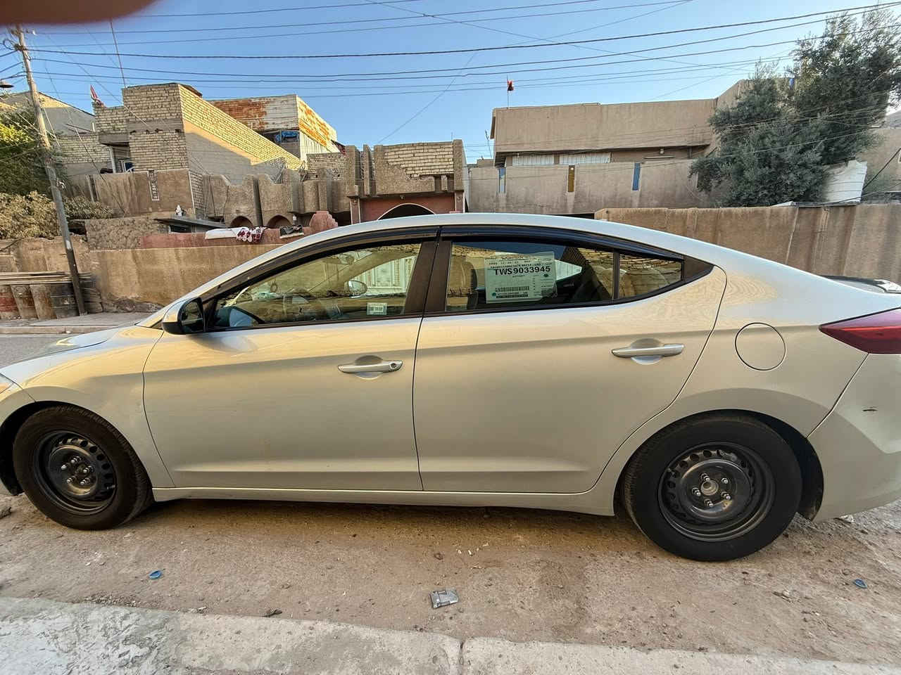 ألنترا ١٧ أمريكي ماشية ١٤٠ ألف ميل رصاصي حادثها جاملغ عكس السائق بيها كلير جهة السائق من أمريكا ولا أيرباك طاك منضومة تبريد جديدة تخم تاير رقم بغداد بأسمي سعرها ١١٠ نهايتها ***********

