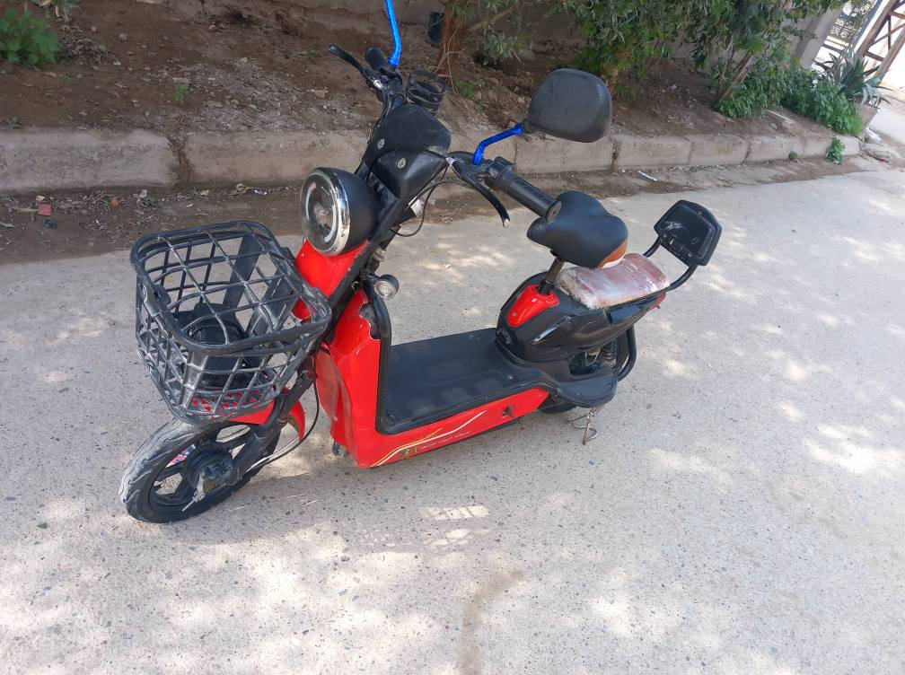 دراجه شحن نظيفه بطاريات اخو جديد دراجة تاخذها علا فحص سعر ١٢٥ بعقوبه مجسر المفرق  *********** بعقوبة, ديالى
