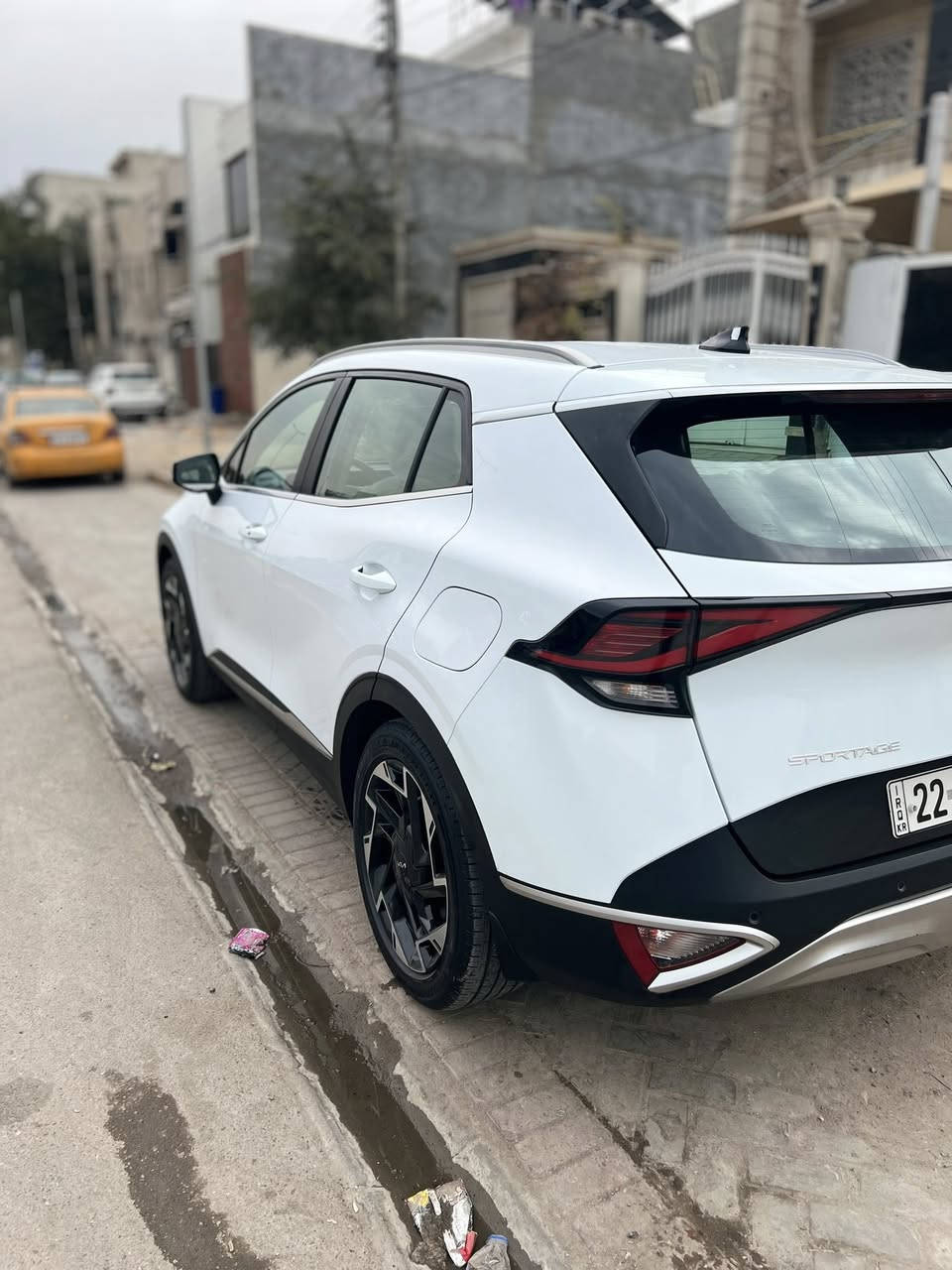 السلام عليكم
كيا سبورتج موديل 2022فول مواصافت عدا البنوراما
كرسي كهرباء 
رادار امامي
حساسات امامي خلفي￼
شحن وايرليس 
تدفئة كشنات
جنطة كهرباء 
هاند بريك كهرباء
لد. امامي خلفي 
تشغيل عن بعد
اوتو هولد 
مانع انزلاق 
مانع انحدار 
كشاف زنون
السيارة عليهة ادامة كاملة مابيهة كل نقص ماشية 40 سبيرها وعدتها ما نازلة 
سعرها 200
مكاني الشعب شارع الاسواق 
***********
