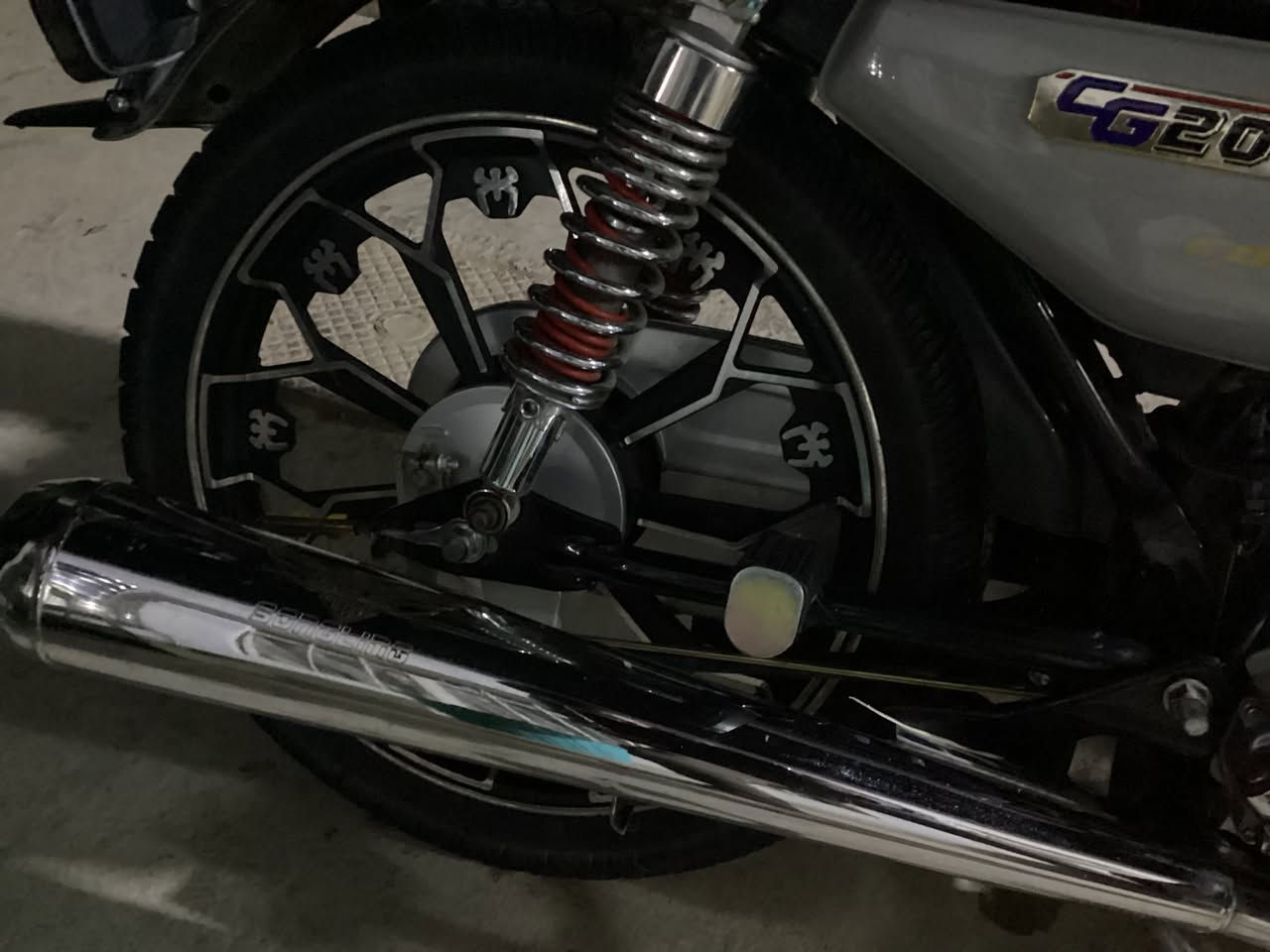 سيفان موديل 25
السعر725وبي مجال
أوراق موجوده 
مكاني ديالى الخالص 

تفاصيل الدراجه

محرك  شلعه فول بي

النقص الي بي فقط باتري  

والدشبول واكف (ما محروك بس نقص واير)

موجود خاص


**إذا كنت صاحب هذا الإعلان وتريد حذفه لأي سبب، رجاءا أرسل رسالة إلى الدعم الفني**