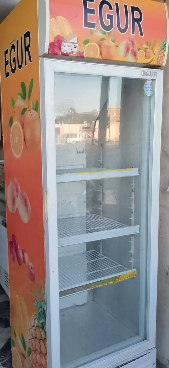 سلام عليكم///براد نضيف شرط شغل بلاد  حجم كبير للبيع مكان حي لعسكري قرب جامعه العين واتساب ***********
