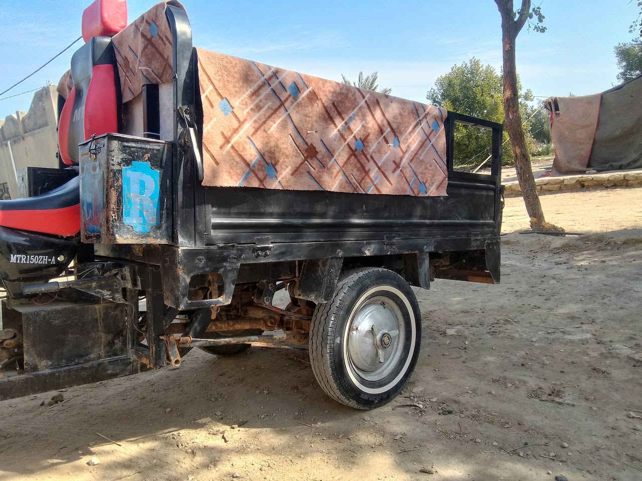 سلام عليكم اخون ستوته البيع 13   كفاله عامه رقم  ابيض 
وسنيويه ال 27 ال تنيه تخم تواير تواير جدد نكره سلف 
ومداور ثايوم مكان  السماوه البركات البيضه  ***********
