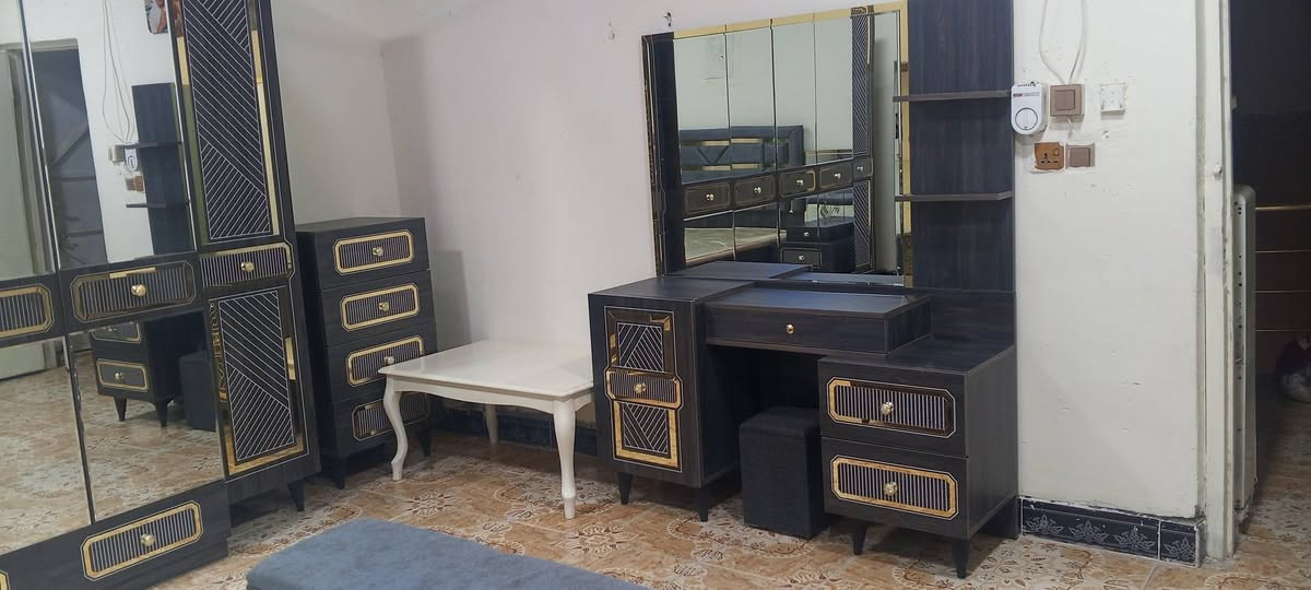 غرفه 9 قطع لوك مال بيت سعره 850 بي مجال بسيط 

***********
