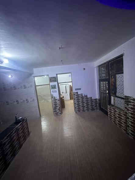 ♤ مشتمل للبيع  غير مسكون ♤🏠
💢¤طابو   ملك صرف ¤💢 
بناء حديث وشغل درجة أولى 
الموقع  المحاويل  حي ابو سديره قرب مدرسه النجاه 
المساحة 》👈》100 متر مربع 
واجه 》👈》10 متر  
نزال 》👈》20 متر زائد فضله للبلديه تابعه للمشتمل 
عرض الشارع 》👈》10 متر تبليط 
السعر 》》63 مليون وبي مجال 
للاستفسار اكثر الاتصال على الارقام التاليه 📞📞
***********  - ***********
او زياره مكتب  المحامي العقاري علي راجي العلواني
