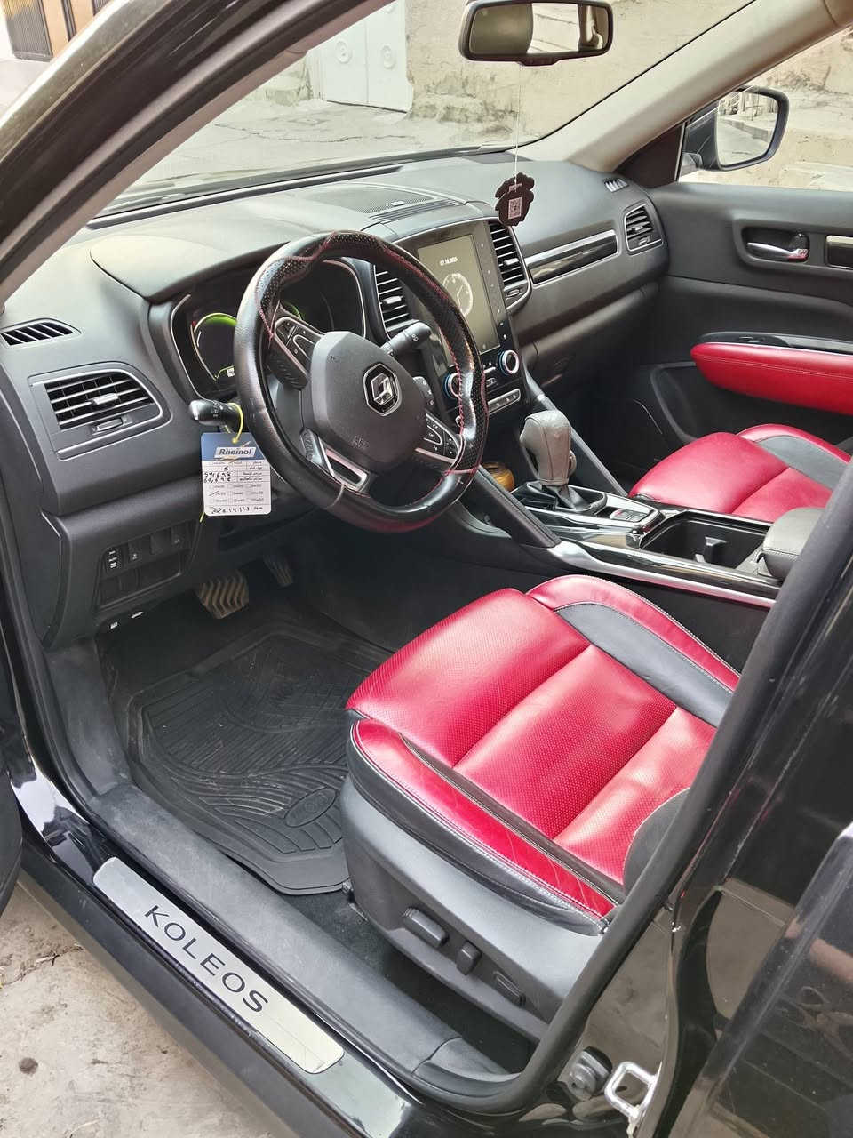 رينو كوليوس 2018
خليجية لون اسود 
فول مواصفات 4WD
بانوراما
حساسات 360
كشنات تدفئة تبريد
مثبت سرعة
مري شفط
صندوك كهرباء
السيارة ماشية 62000Km
مكان السيارة كركوك 
السعر150 وبيها مجال ***********
