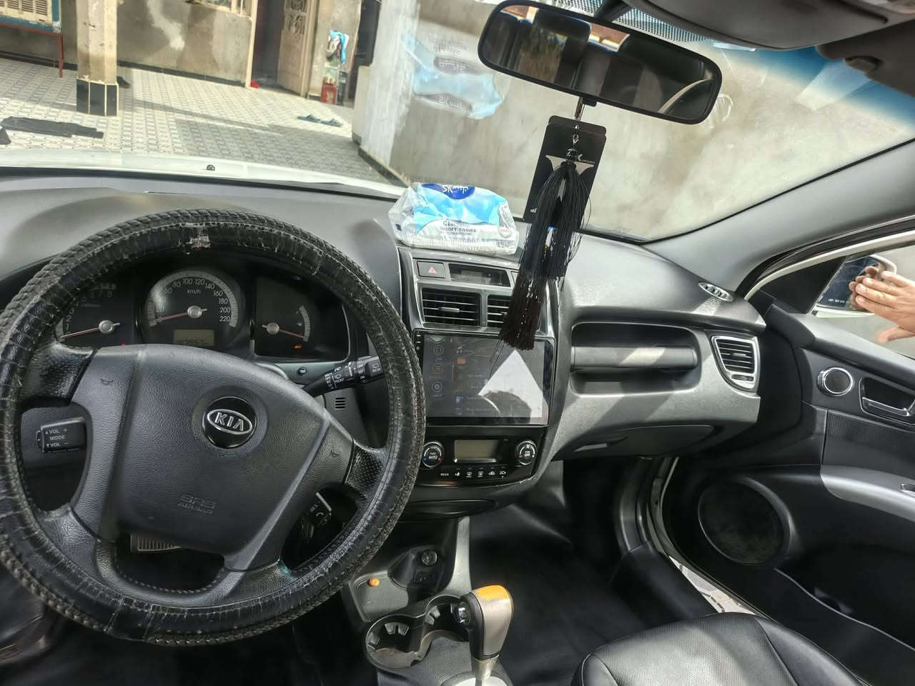 سلام عليكم سياره سبورتج سياره مكفولة من كير و محرك كاملة مواصفات رقم انجليزي الشراي يتصل الرقم بيك خير وتدلل ***********
