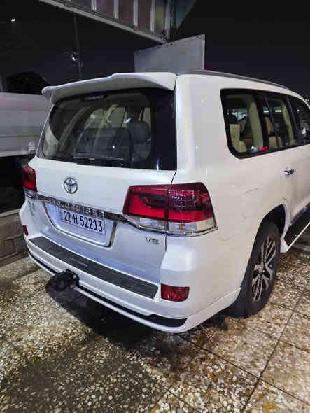 سلام عليكم لاندكروز 2019مكفوله كفاله عامه ماشيه 150V8سعر 525مكان البصره سياره جديده غرفته جديده  
فول مواصفات ***********
