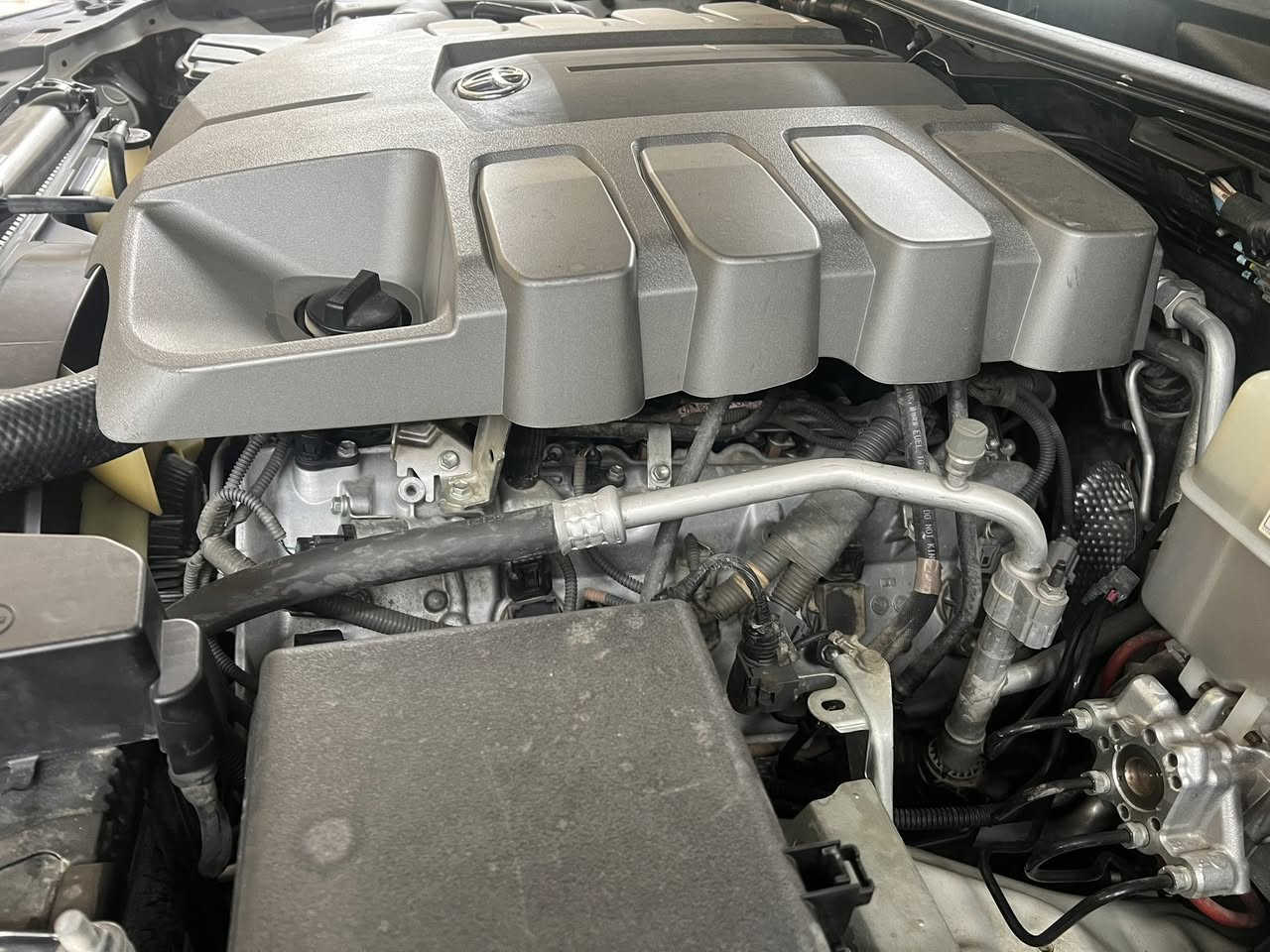 لاندكروز 2020 بلاك ادشن فول مواصفات ماكو داعي اذكر المواصفات لان معروفه السيارة مكفولة من لصبغ والضربة ومغلفه ppf وجاهزة السيارة ماشة 85 حقيقي جديدة السيارة  ،،، للتواصل ***********
