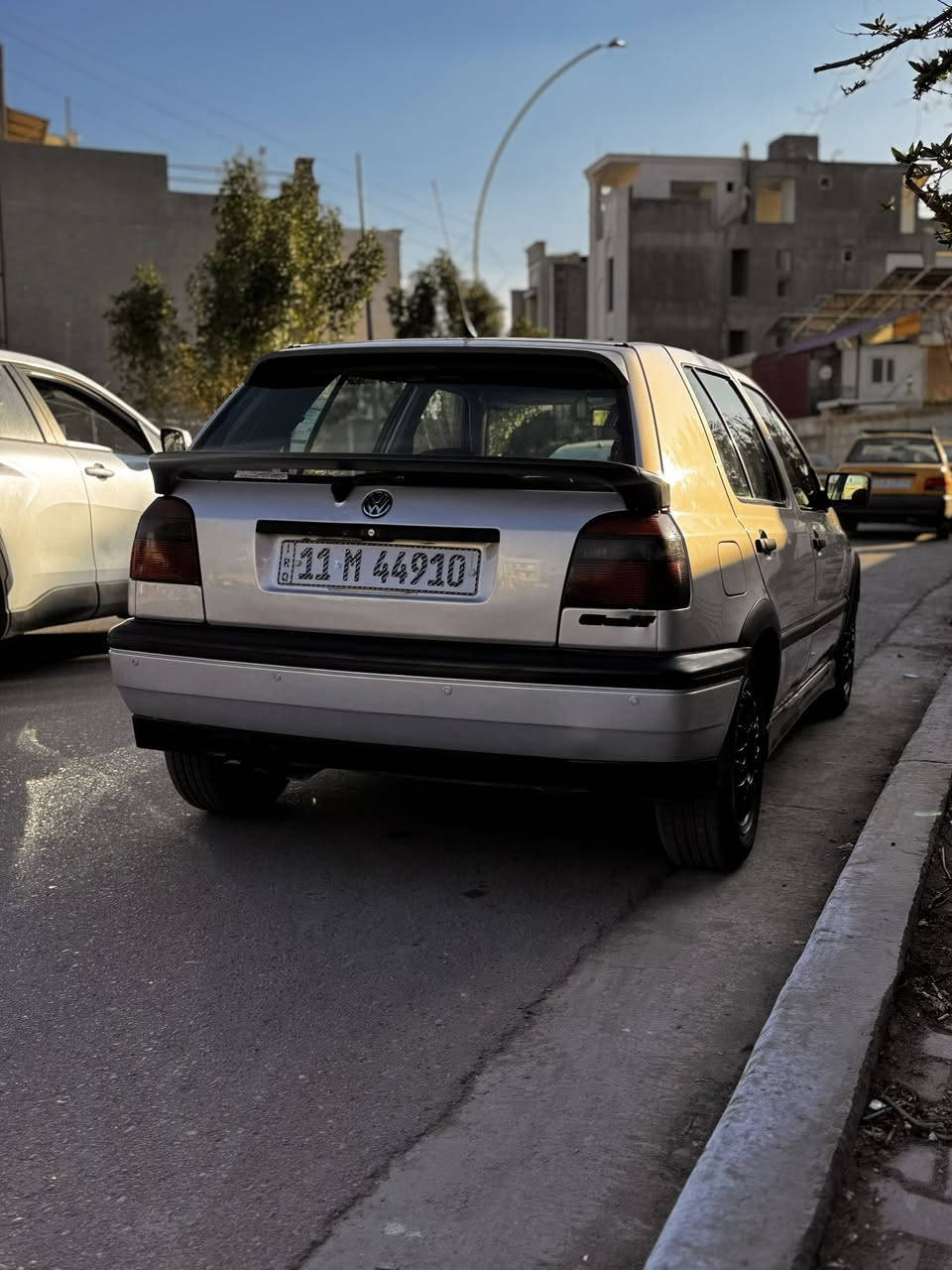 السلام عليكم كولف ٩٣ صبغ حزام صبغ حزام فول موصفات
٤جام كهرباء 
فتحه سقف
صدر امامي خلفي جديد
ويل BBS ٣٥٠ الف سعره 
تبريد ثلج 
مراوح ٦ سلندر 
غرفه جديده بلنايلون ضافتها ١٠٠٠٪؜
صفاير بلاديه جديده 
مكينه ١٨٠٠ دوس المرغوب 
كير اوتو 
محرك وكير حاويه 
الصور تحجي ع النضافه 
معروضه ب٥٥$ مجال قليل جدا 
بكاني بغداد 
***********
