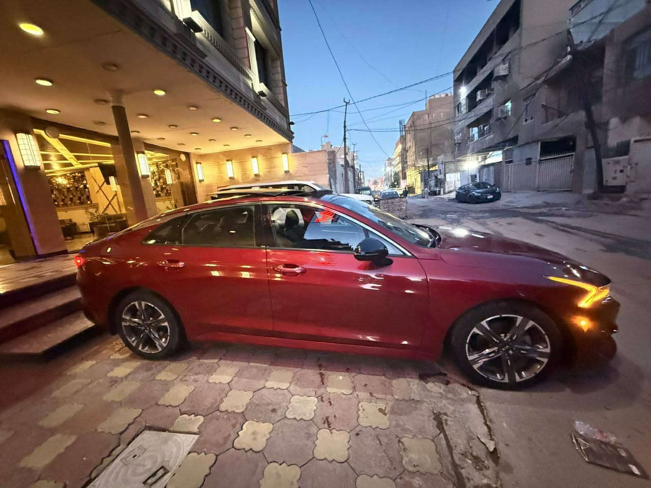 السلام عليكم 
للبيع كي فايف  جي تي لاين
موديل2021
وارد امريكي. بدون ايرباك
ضرر بنيد  فقط
والصندوق كلير
فوول مواصفات1/1
رقم بغداد. شرط التحويل 
مكانها بغداد
السياره جديدة وجاهزة
ولونها بعد احلى
سعرها170
وبيها مجال للشراي
*********** بغداد, العراق
