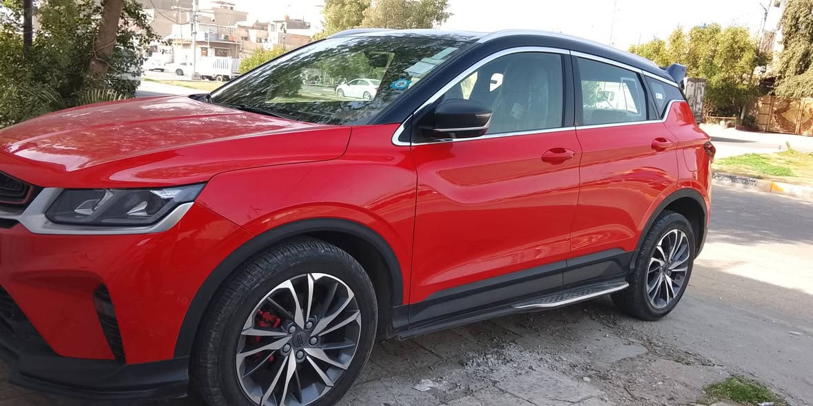 جيلي كورلي   من الشركة موديل ٢٠٢٣ جديدة جدا بعدها بحالة الوكالة فول مواصفات ١/١ السيارة صناعة شركة فولفو يعني متانة ورزانة على اعلى مستوى ضمان ٥ سنوات او ١٥٠ الف كيلو متر مراجعة دورية كلها بالشركة حتى تبديل الدهن السيارة رقم بغداد باسمي حتى هزة جديدة يعني تحويل مباشر للمشتريي
المواصفات
[ ] بانوراما سقف
[ ] السيارة بلادي لان اعلى مواصفات لون القمارة اسود
[ ] بصمة تشغيل وفتح الأبواب
[ ] تشغيل عن بعد
[ ] حساس امامي وخلفي ٣٦٠ درجة
[ ] اصطفاف الي بالكراج او اي مكان ترغب به بدون تدخل السائق قيادة الية
[ ] اربع كاميرات محيطية ٣٦٠ درجة
[ ] كاميرا امامي تسجيل بلادي داش كم
[ ] غرفة السيارة جلد لونين بلادي
[ ] ثلاثة أنظمة قيادة عادي واقتصادي ورياضي
[ ] انارة محيطية الأبواب والدشبول تتغير مع نوع القيادة
[ ] تغير شاشة العداد من نظام القيادة إلى ثلاثة أشكال
[ ] مرايا شفط الجانبية
[ ] مانع انزلاق
[ ] الإنارة الامامية إمكانية التحكم بارتفاع وانخفاض اللايت حسب الحاجة
[ ] مقاعد كهرباء
[ ] المقاعد الامامية تبريد
[ ] لايت امامي بدات نهاري اللايت الامامي والخلفي مع البلوجكتور زينون بلادي
[ ] نقاط عمياء وتنبيه عند اقتراب اي جسم بجانب السيارة
[ ] فور ويل درايف الي Fwd
[ ] نظام صوت ستيريو اعلى مستوى
[ ] مرايا جانبية كهرباء
[ ] حجم المحرك ١٥٠٠  تيربو
[ ] ماشية السيارة 23 الف كيلو
[ ] سعر السيارة 130 بيه مجال بسيط
[ ] ***********
